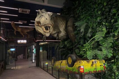 Jurassic Park Burger vai ganhar espaço temático interativo com T-rex de 4 metros