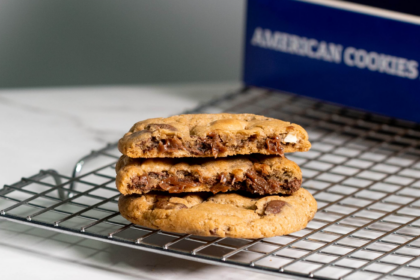 American Cookies lança novo sabor com duplo recheio de chocolate