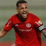 Internacional vence e assume liderança do Grupo B da Copa Libertadores