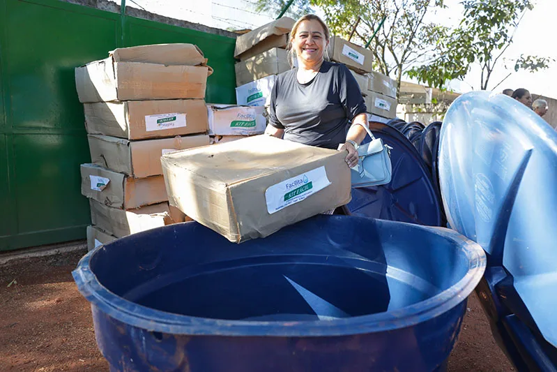 Produtores rurais recebem kits de irrigação por gotejamento - Agita Brasília