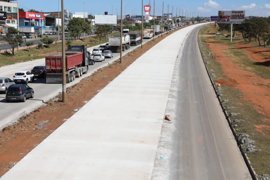 Pavimentação da Estrutural se aproxima da segunda fase - Agita Brasília