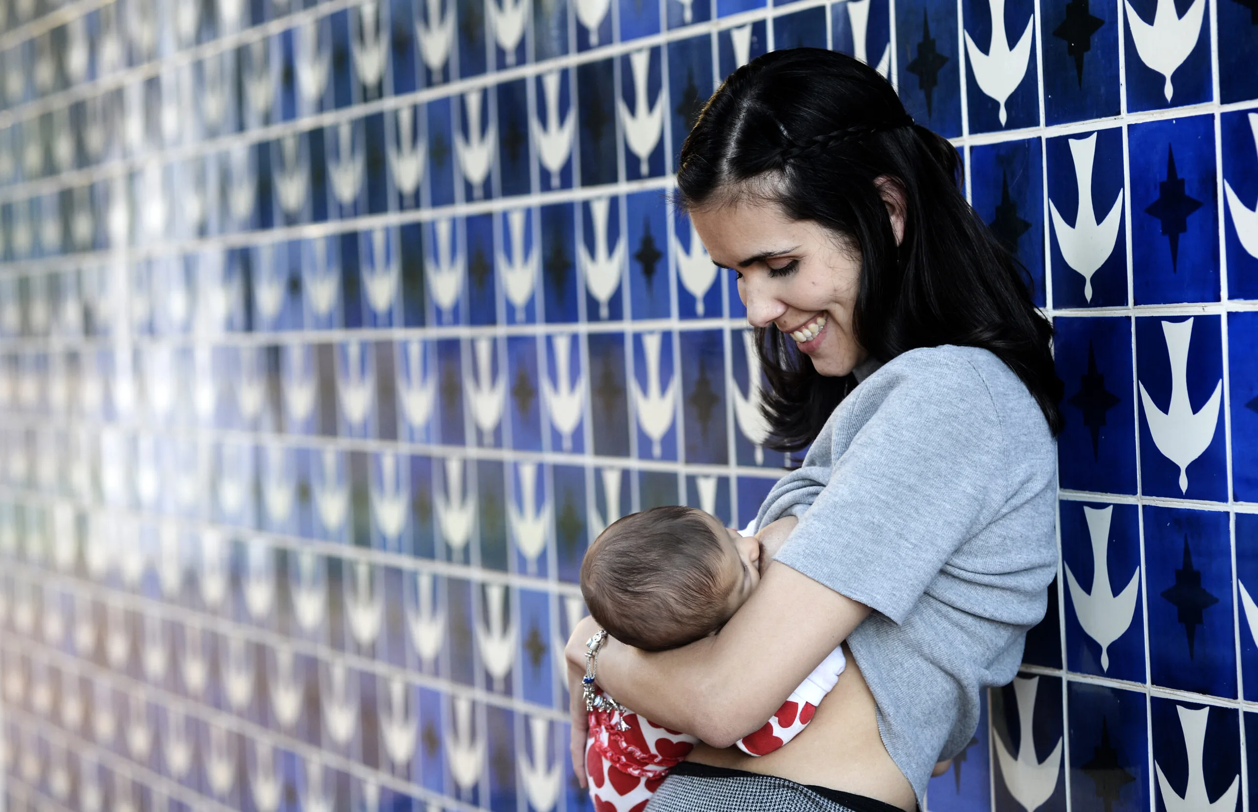 Exposição fotográfica dá visibilidade ao direito à amamentação - Agita  Brasília
