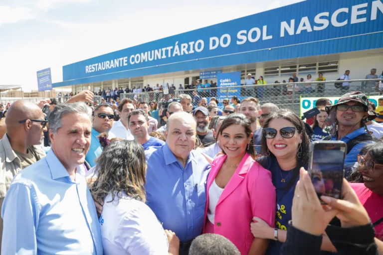 Governador entrega 2º restaurante comunitário e anuncia UPA no Sol Nascente  - Agita Brasília