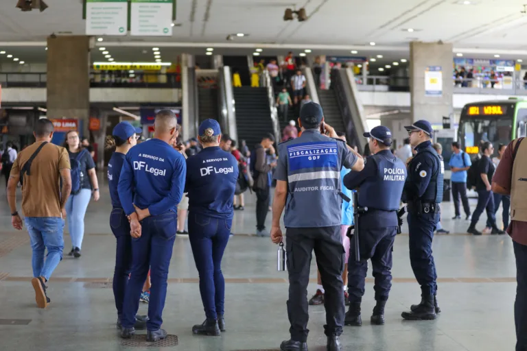 Combate ao comércio ilegal na Rodoviária aumenta segurança de passageiros -  Agita Brasília