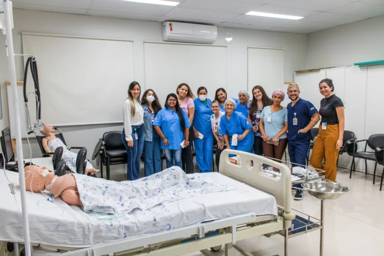 HCB orienta equipe sobre casos de septicemia - Agita Brasília
