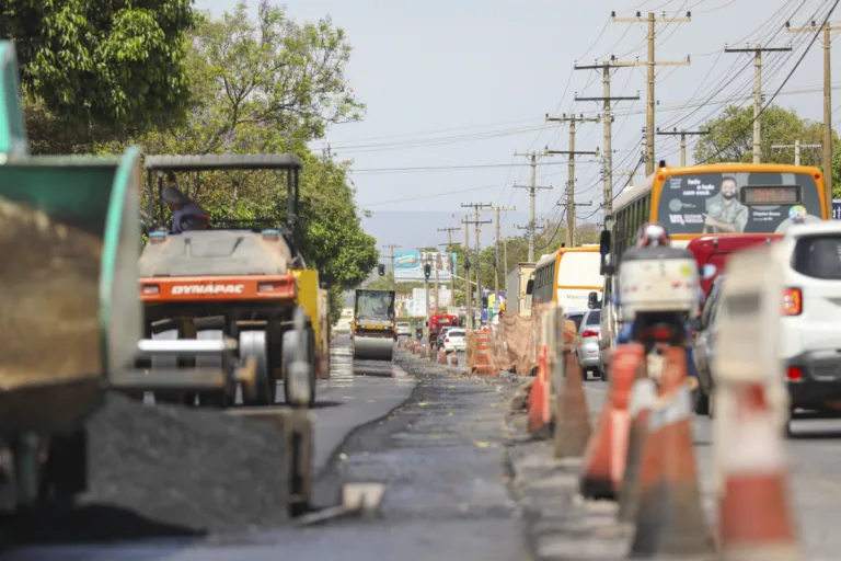Reconstrução do asfalto da Elmo Serejo vai beneficiar 200 mil pessoas -  Agita Brasília