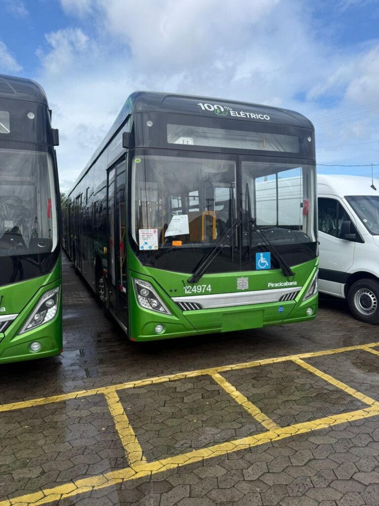 DF começa a receber os 90 novos ônibus elétricos - Agita Brasília
