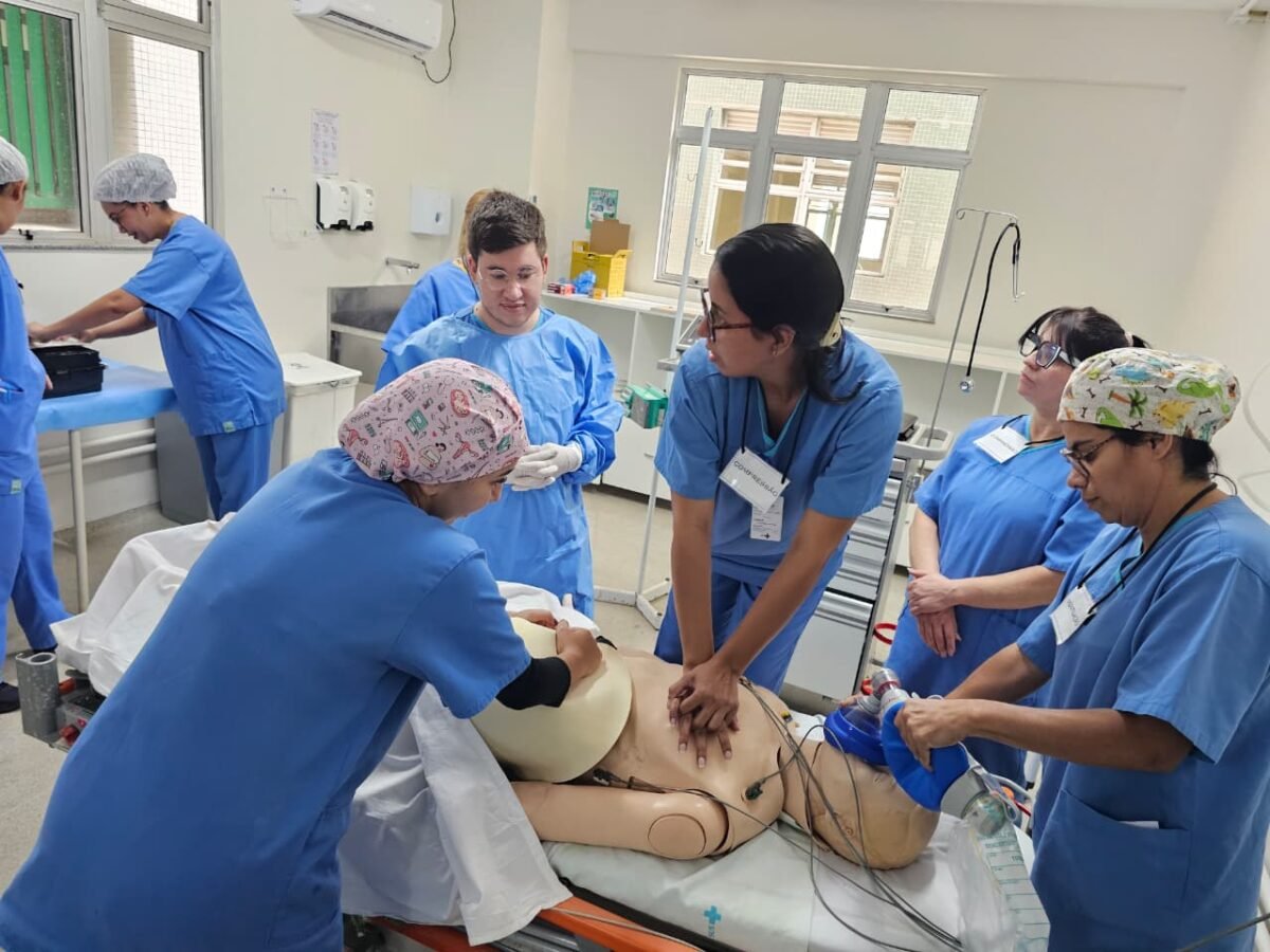 Treinamento no HRSM prepara equipes para agir em emergências obstétricas